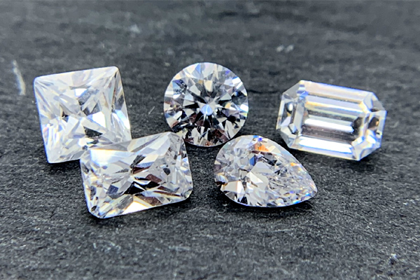 The Different Types of Diamond Cuts and Shapes